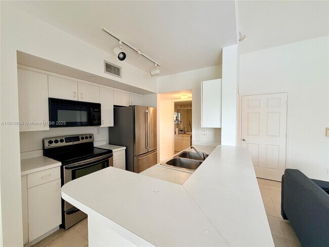 Foto del edificio - 2600 S University Dr