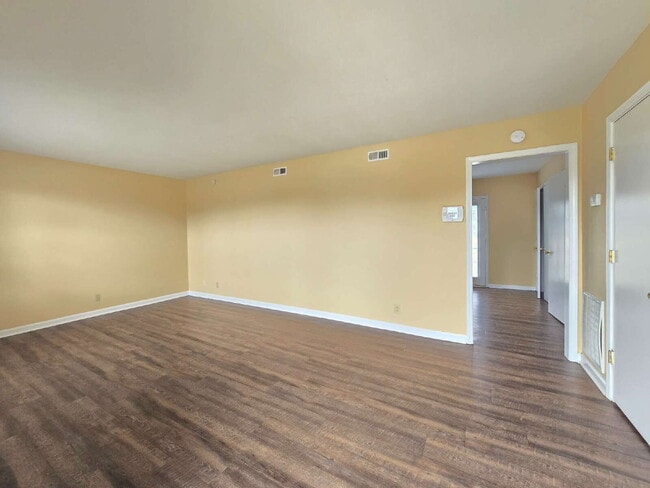 Building Photo - 351 Peabody Dr