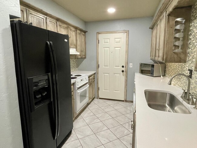 Foto del edificio - Cute 3 Bed 3 Bath Town Home NW OKC