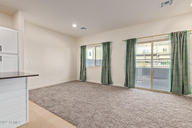 Foto del edificio - 2256 W Laurie Ln