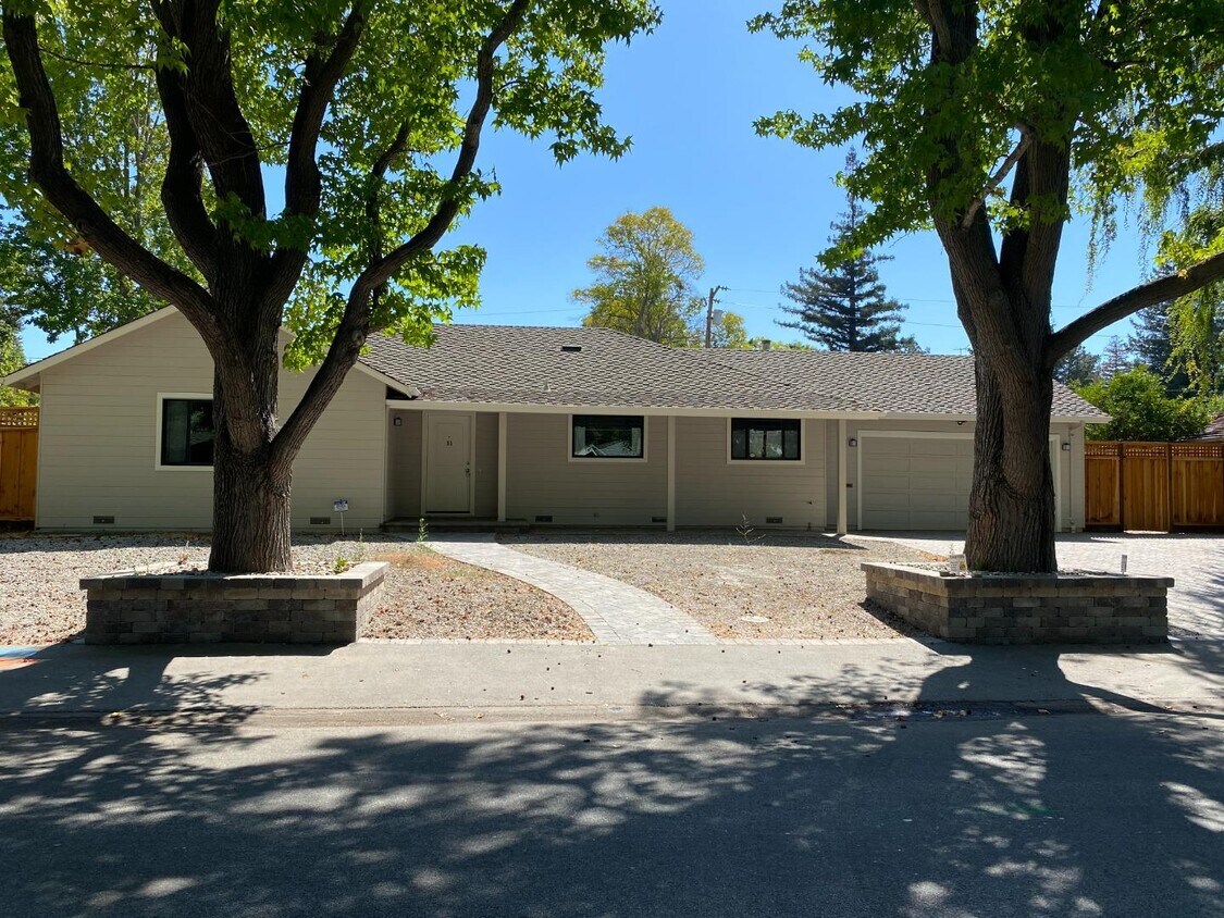 Primary Photo - 35 Hesketh Dr