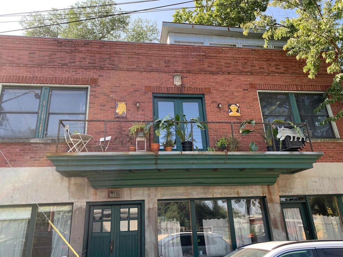 Foto principal - 915 W 16th St