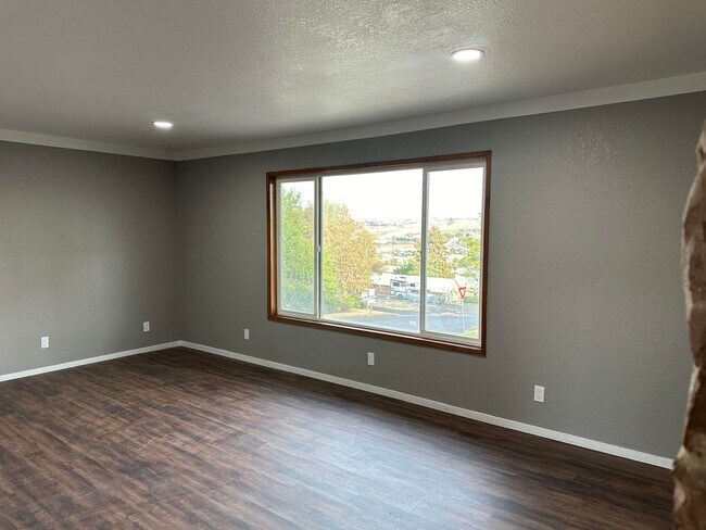 Foto del edificio - 1212 SW Isaac Ave