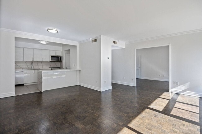 Building Photo - 50 Prince Arthur