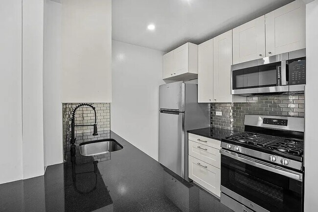 Foto del edificio - 597 Grand Ave