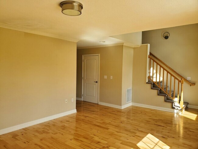 Building Photo - 103 Smartview Ln
