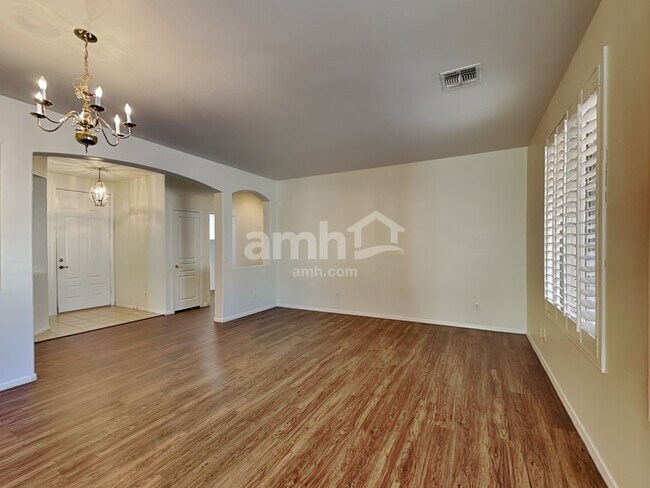 Foto del edificio - 14066 W Charter Oak Road
