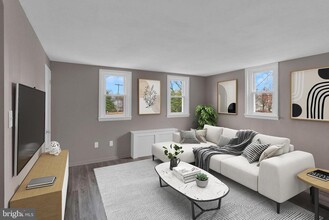 Building Photo - 713 Public Rd