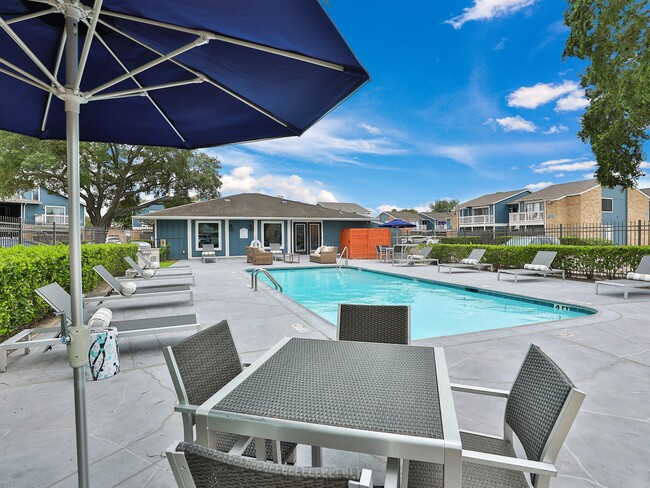 Building Photo - Barringer Square