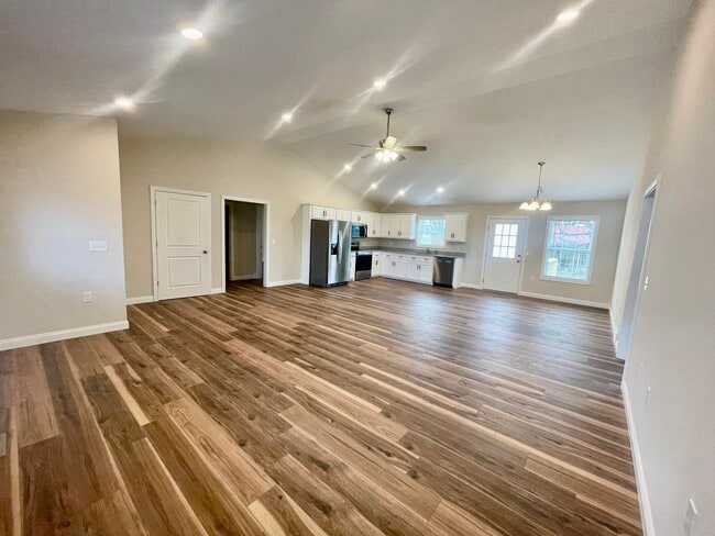 Sala de estar - 109 Hudson Ln