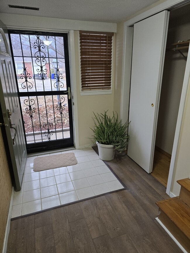 Building Photo - 7517 N Lydia Ave