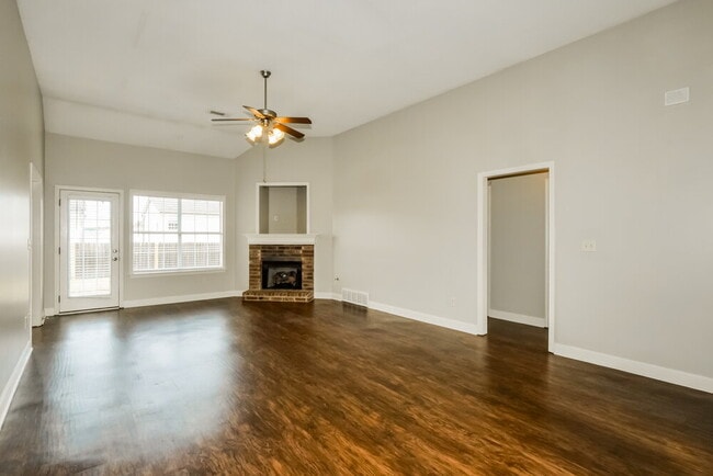 Foto del edificio - 1741 Englehart St