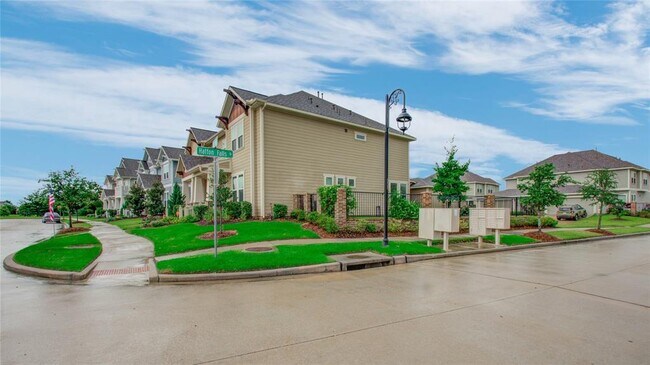 Building Photo - 17002 Makanda Dr