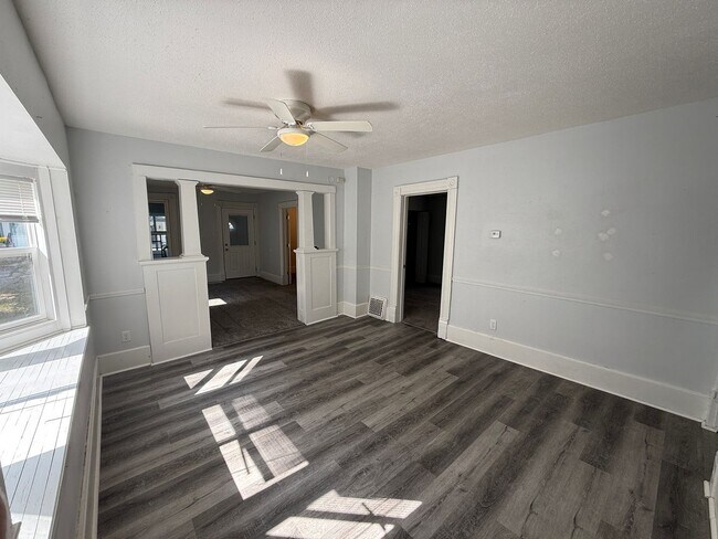 Foto del edificio - Spacious & Homey 3-Bedroom with Bonus Room
