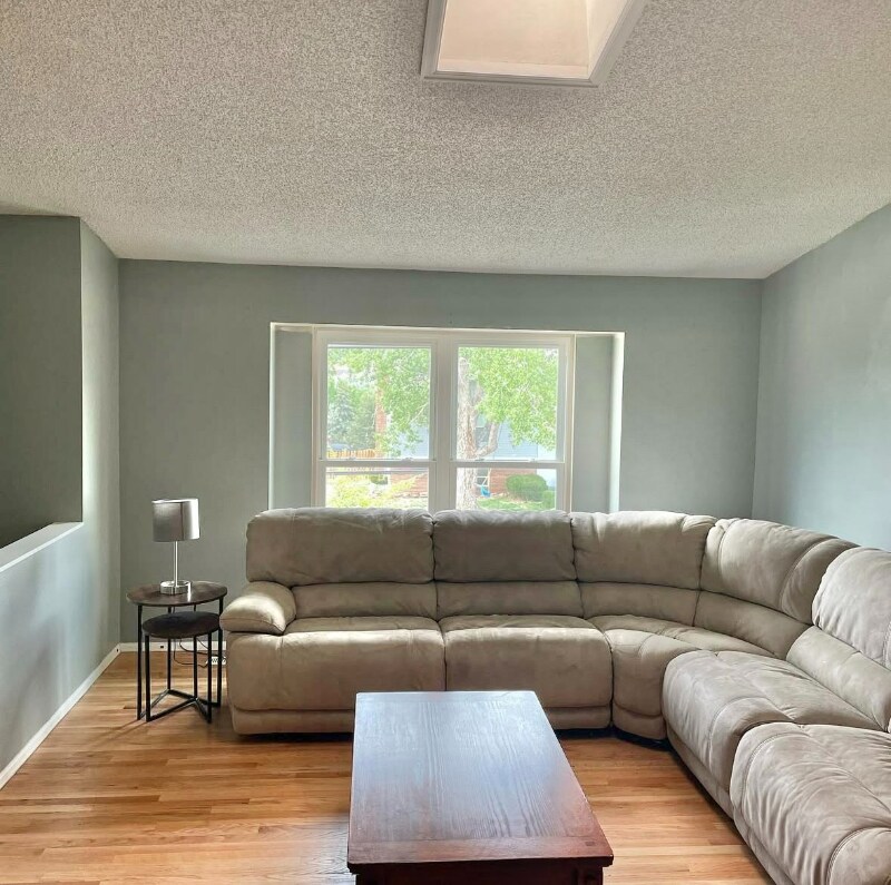 Foto del edificio - 6525 Charter Dr