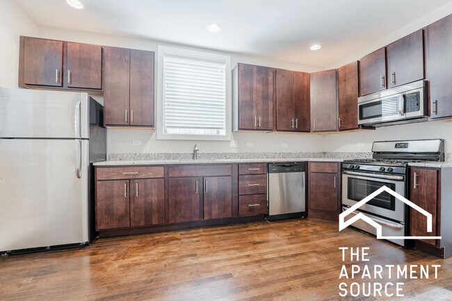 Building Photo - 2019 N Hoyne Ave