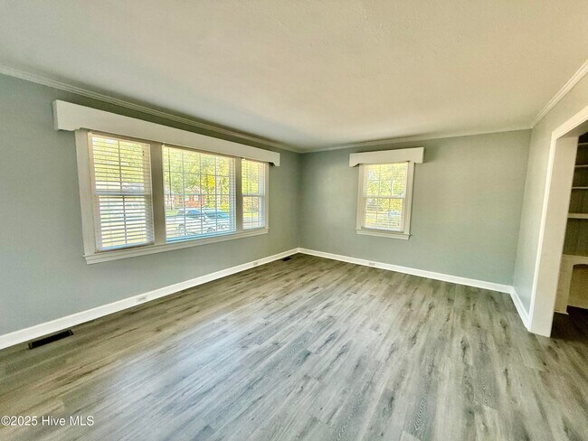 Foto del edificio - 808 Aspen Ln