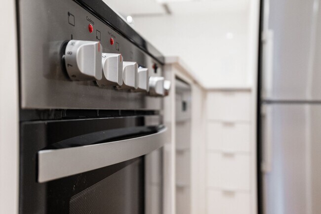 Photo du bâtiment - 4 Overland Drive