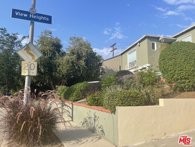 Foto del edificio - 6330 Buckler Ave