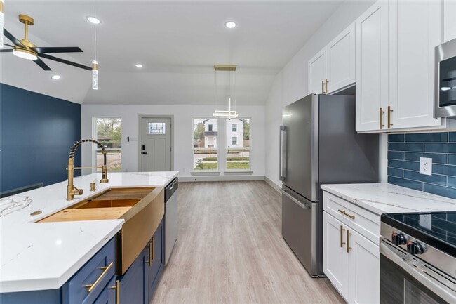 Building Photo - 9005 Nyssa St