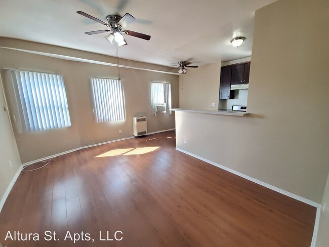 Building Photo - 3020 Altura St