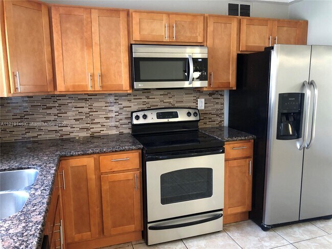 Foto del edificio - 9722 NW 6th Ln