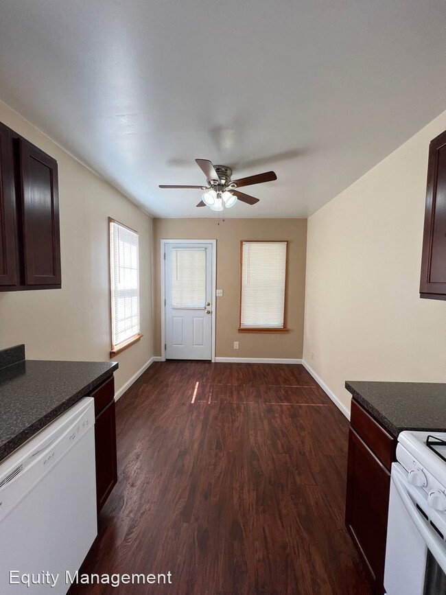 Foto del edificio - 3 br, 2 bath House - 207 E. Howard St.
