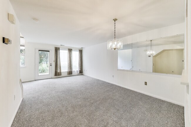 Building Photo - 11914 Filly Ln