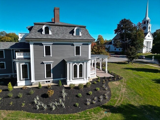 Building Photo - 11 Lowell Rd