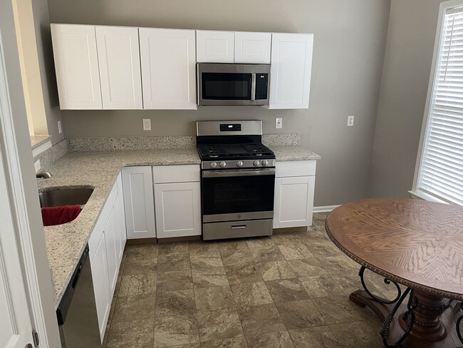 Eat In Kitchen - 1295 Kilmington Ct