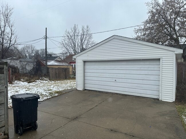 Foto del edificio - 2538 Tiffin St