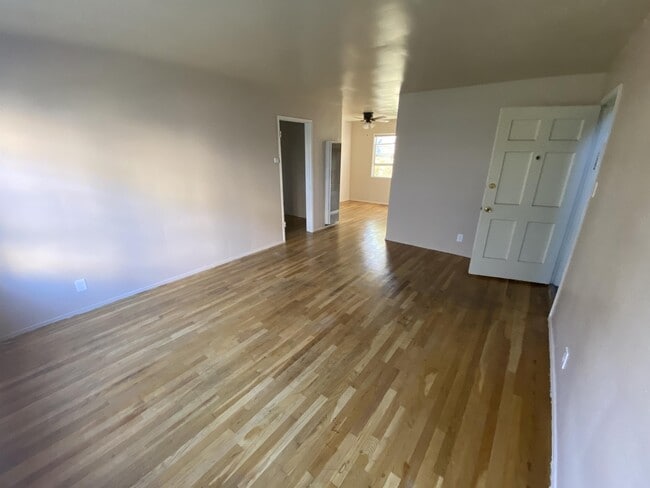 Building Photo - 2475 Silver Lake Blvd