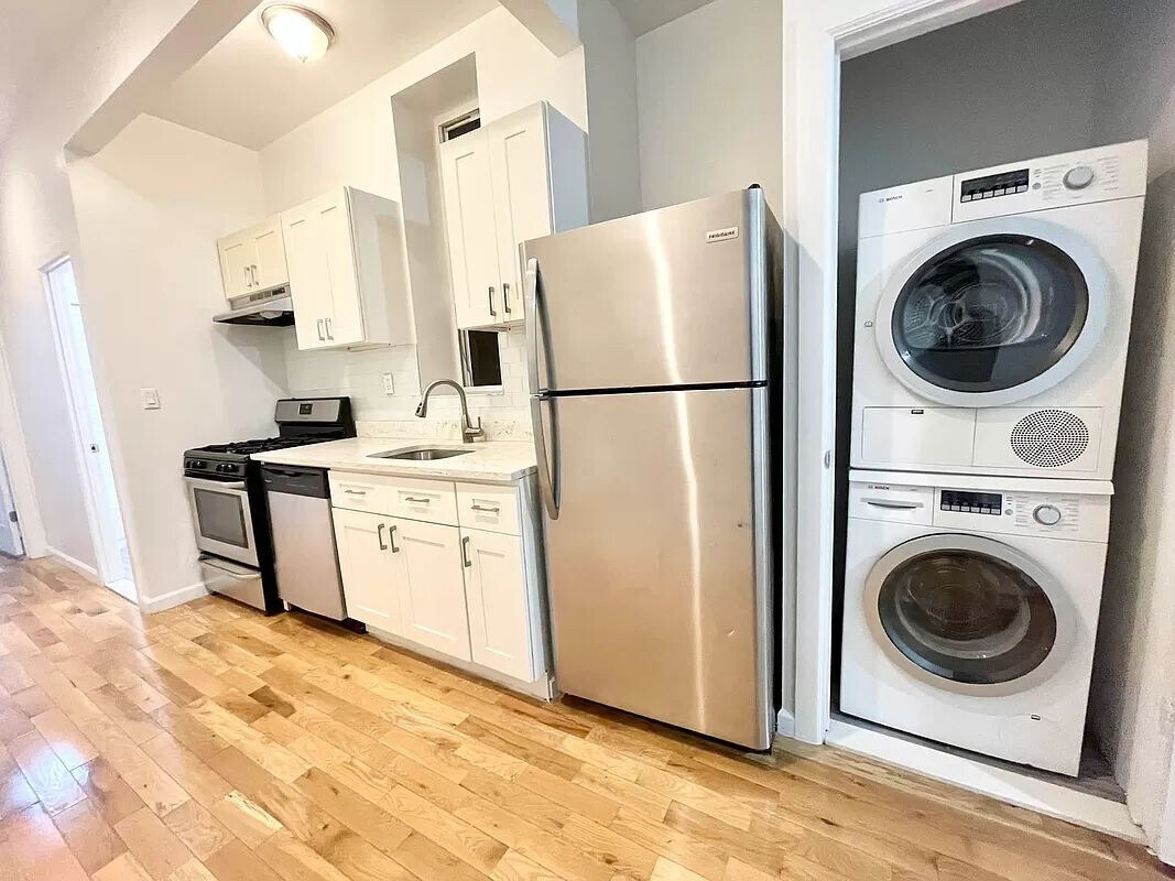 Foto principal - 150 Patchen Avenue