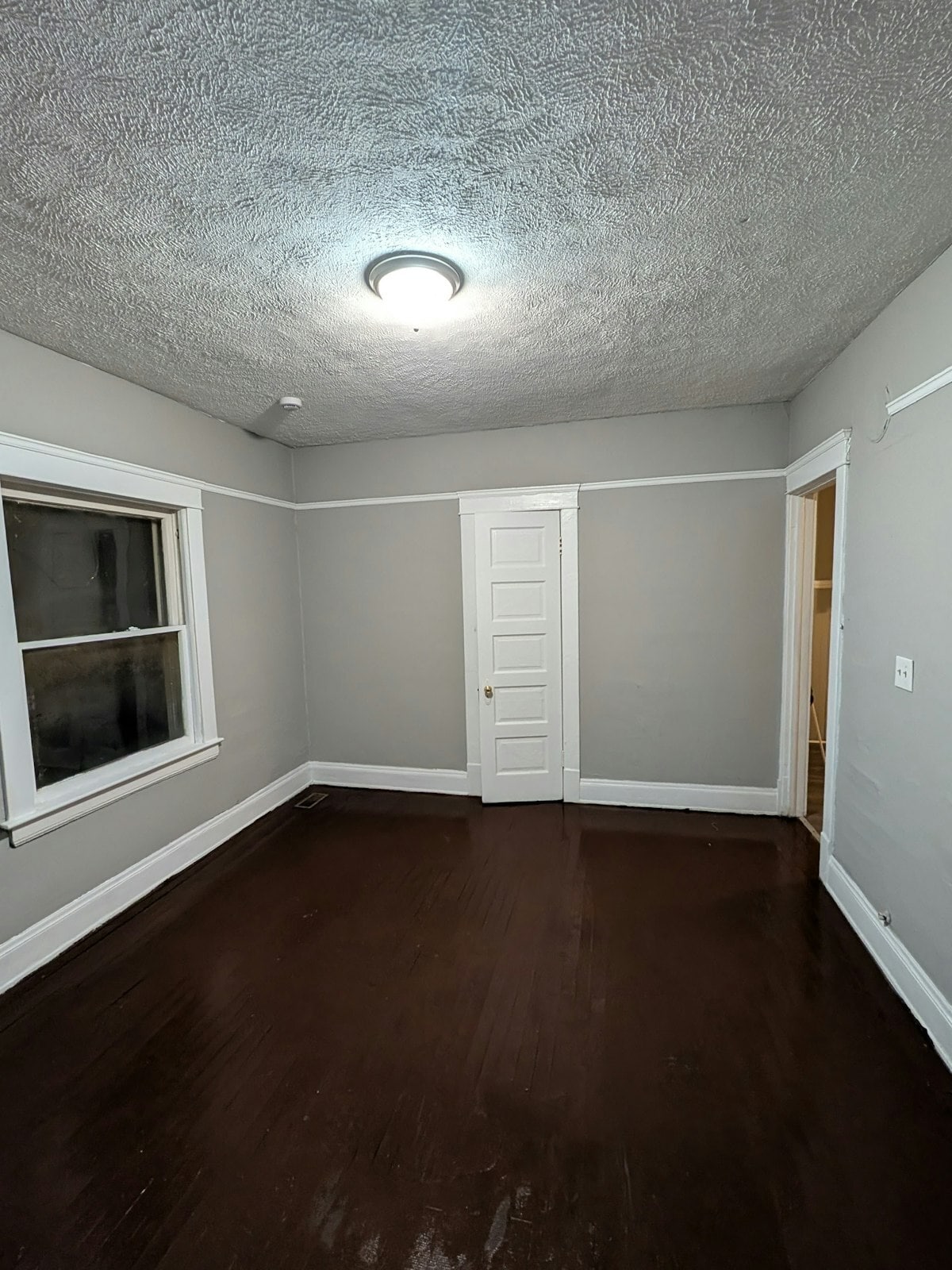 1176 E 61st St Cleveland, OH 44103 – photo 4