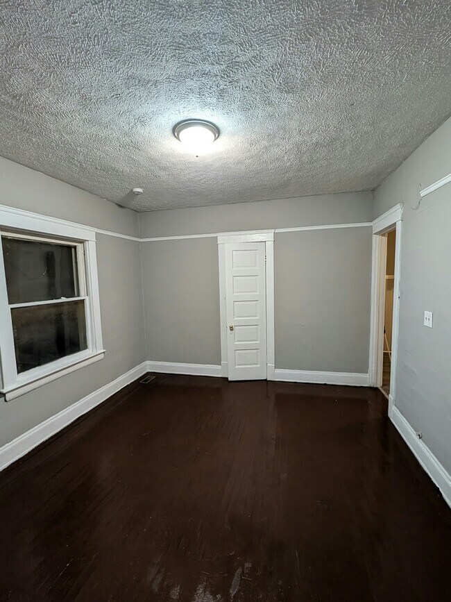 Foto del edificio - 1176 E 61st St