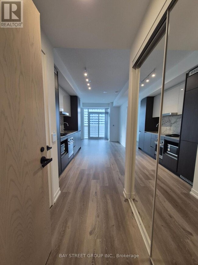 Building Photo - 28 Interchange Wy