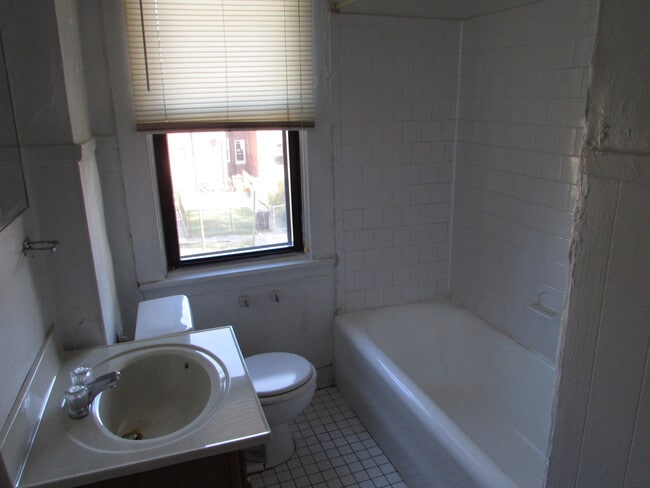 Building Photo - 2111 Park Ave
