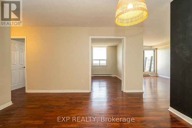 Building Photo - 900 Dynes Rd