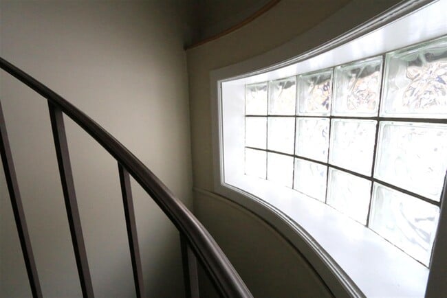 Foto del edificio - 12 Mount Auburn St