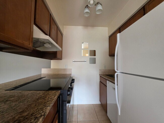 Foto del edificio - 4955 Moorhead Ave