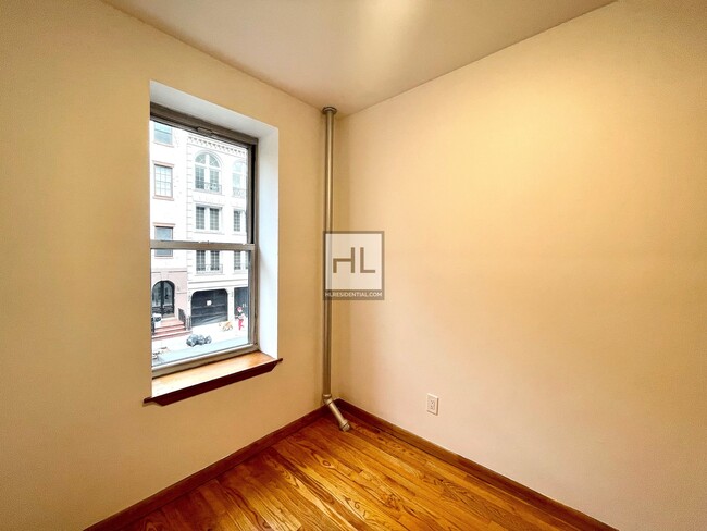 Building Photo - Freshly renovated 2 Bed | East 9th Street