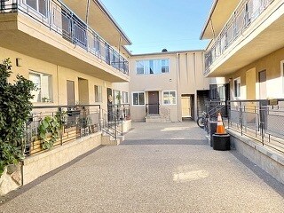 Foto del edificio - 3827 Tilden Ave