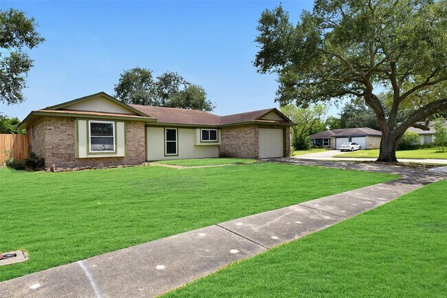 Foto del edificio - 2502 Ewell Dr