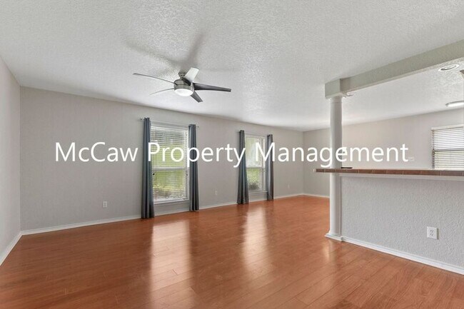 Building Photo - 5051 Ridglea Ln