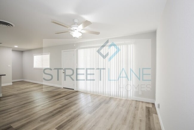 Building Photo - Charming 4 Bedroom in Las Vegas!