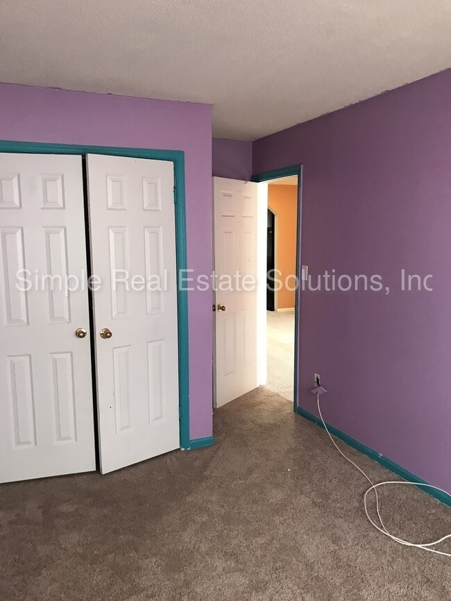 Building Photo - RENT TO OWN THIS TOWNHOUSE!