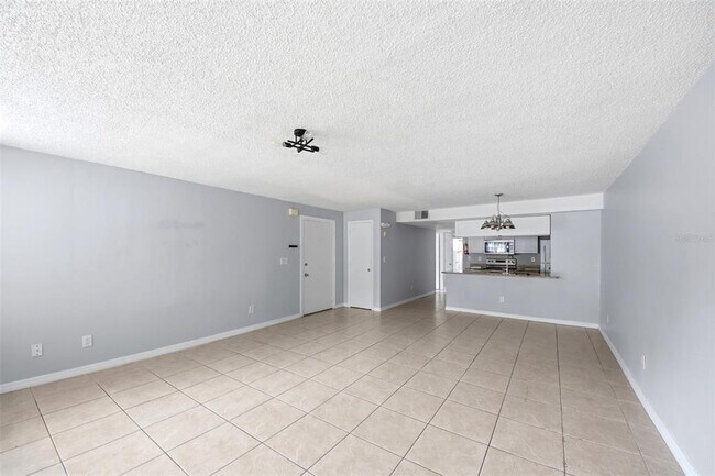 Foto del edificio - 2723 N Poinciana Blvd