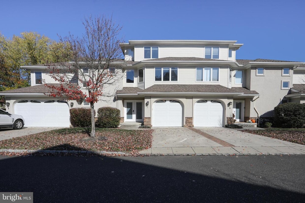 7 Regency Ct, Cherry Hill, NJ 08002 Townhome Rentals in Cherry Hill