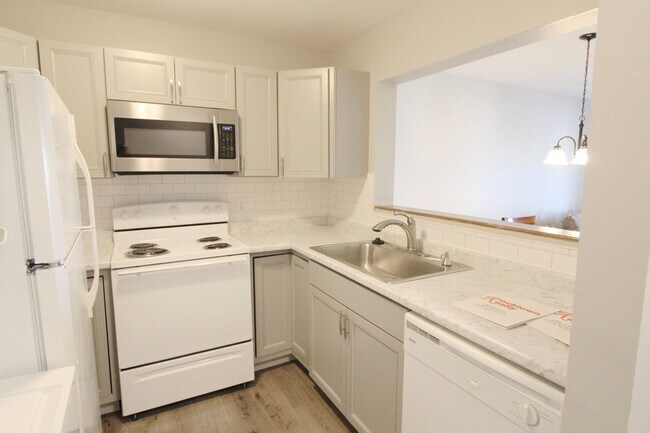 Foto del edificio - 1380 Hunters Rd