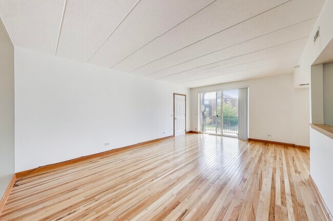 Foto del edificio - 16671 Liberty Cir